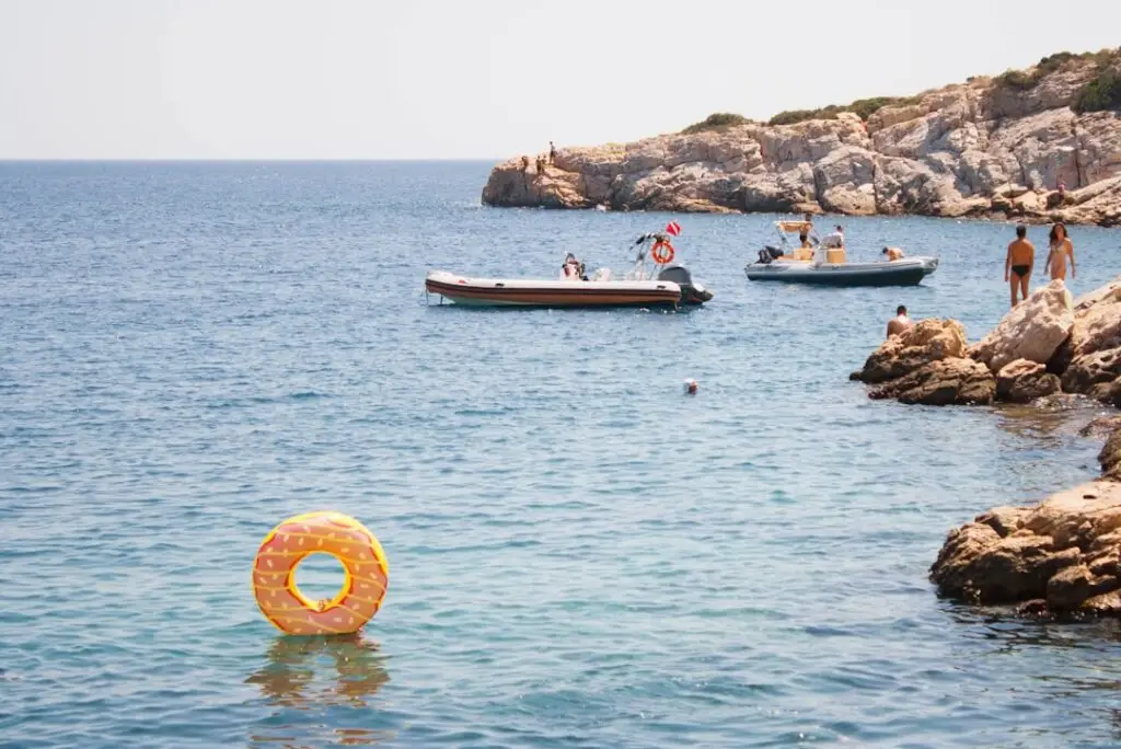 Καλοκαιρινή εμπειρία κοντά στη θάλασσα και δραστηριότητες κατασκήνωσης
